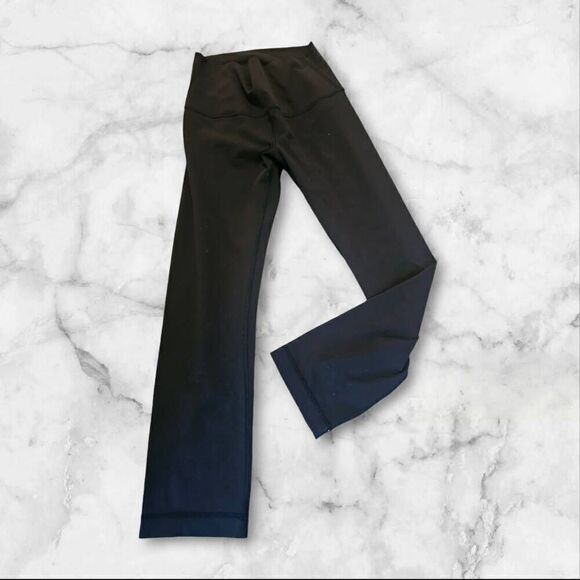 Lululemon Size 4 Navy Blue 22" - Picture 1 of 3